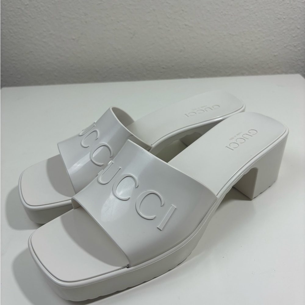 Gucci Women Rubber Slide Sandals